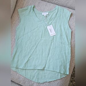 💝Nwt Flowy Green Top by Dear John